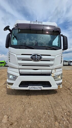 FAW J7 4x2 Седельный тягач