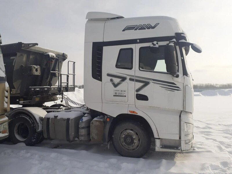 FAW J7 6x4 Седельный тягач — фото 3