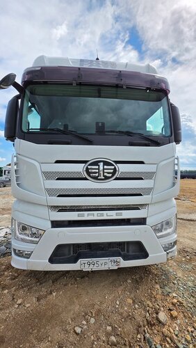 FAW J7 6x4 Седельный тягач