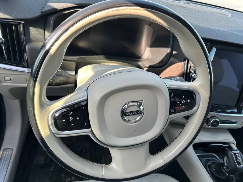 Volvo V90 CC — фото 12