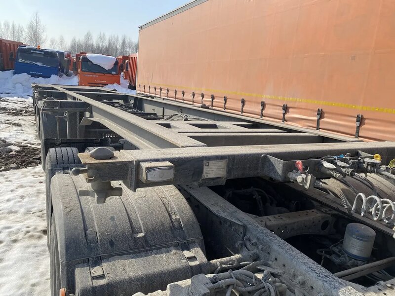 ПК ИНТЕРПРИЦЕП 8533 Полуприцеп контейнеровоз 4 оси — фото 1