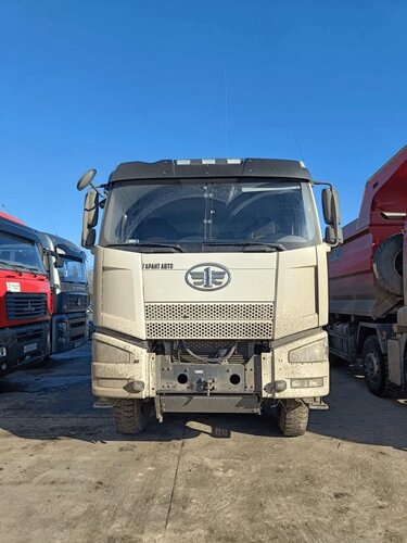 FAW J6 8x4 Самосвал