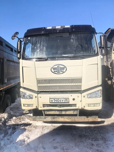 FAW J6 8x4 Самосвал