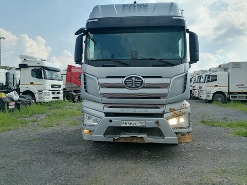 FAW J7 4x2 Седельный тягач