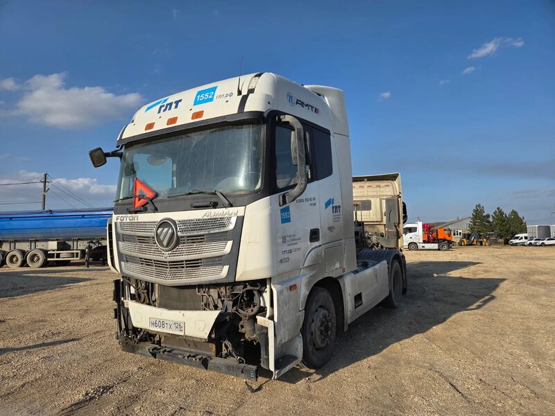 Foton AUMAN 4x2 Седельный тягач — фото 1