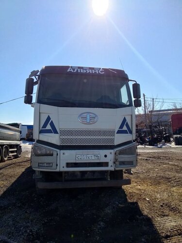 FAW CA 3310 8x4 Самосвал