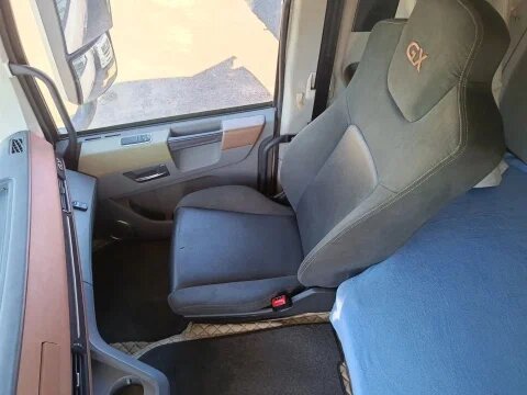 DongFeng DFH 4x2 Седельный тягач — фото 9