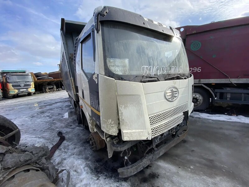 FAW J6 8x4 Самосвал — фото 1