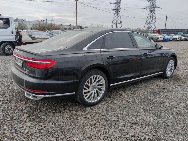Audi A8L — фото 4