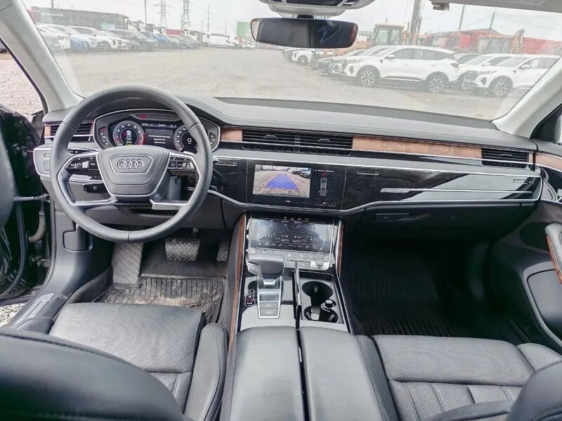 Audi A8L — фото 10