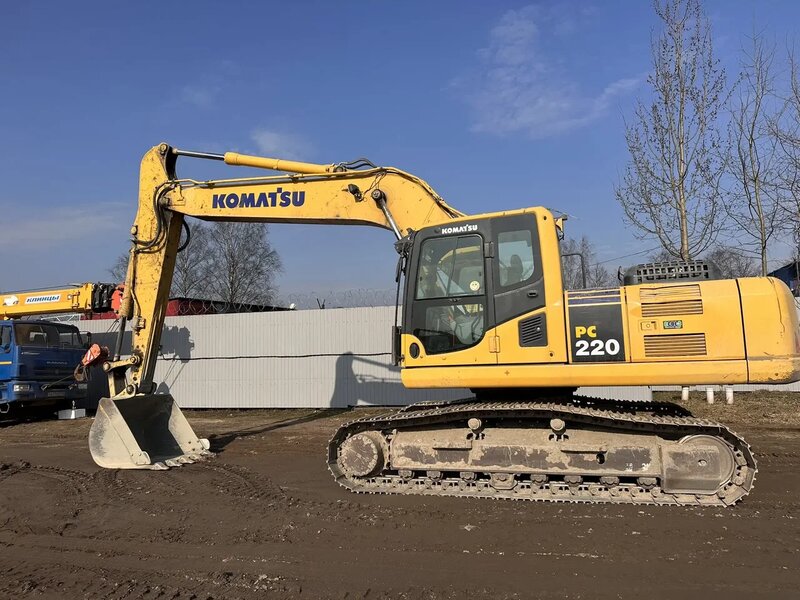 KOMATSU PC 220 Экскаватор — фото 4