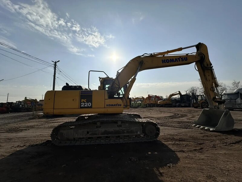 KOMATSU PC 220 Экскаватор — фото 5