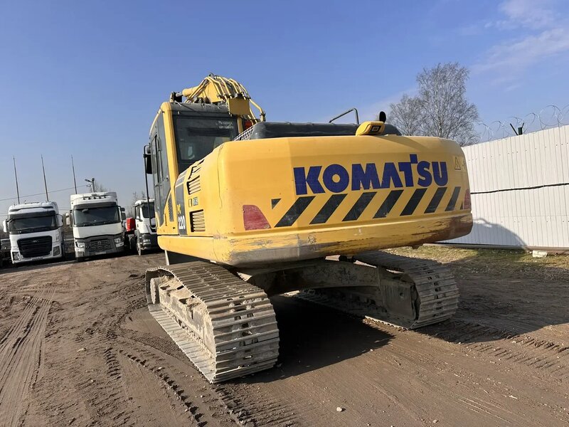 KOMATSU PC 220 Экскаватор — фото 6