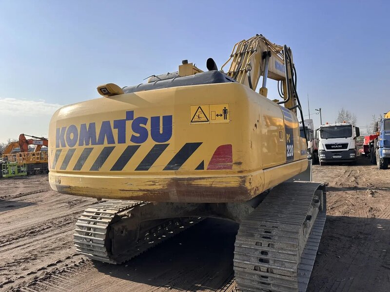 KOMATSU PC 220 Экскаватор — фото 7