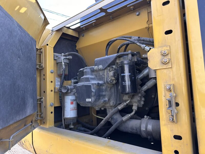 KOMATSU PC 220 Экскаватор — фото 11