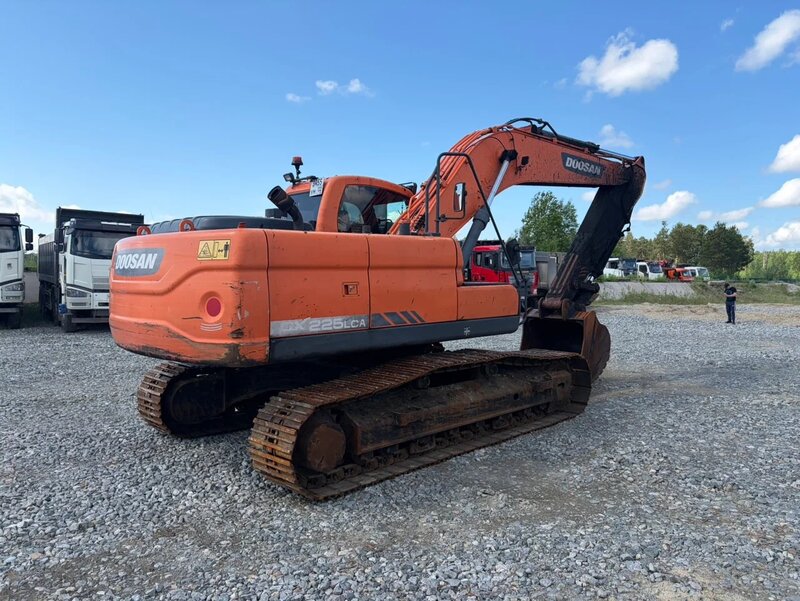 Doosan DX 225 Экскаватор — фото 4