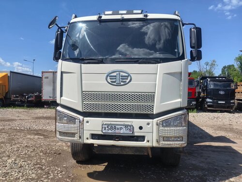 FAW CA 3310 8x4 Самосвал