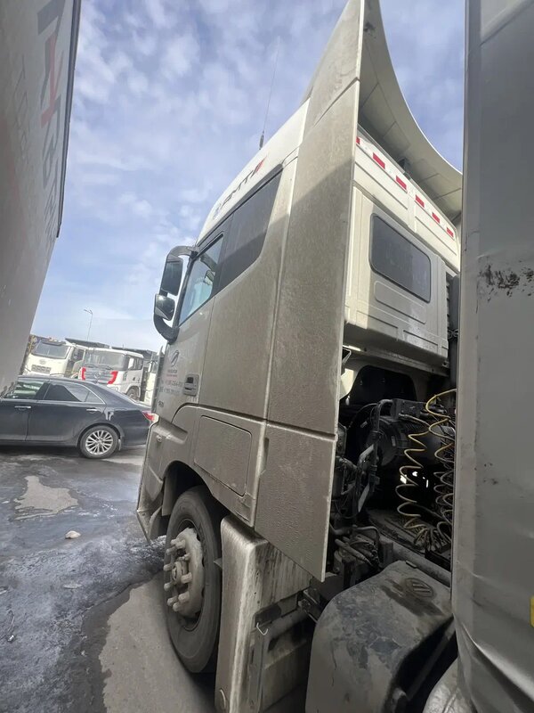 Foton AUMAN 4x2 Седельный тягач — фото 4
