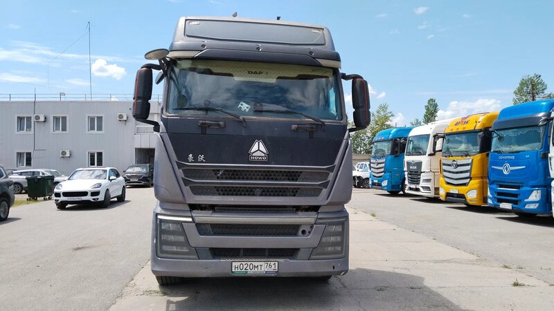 SINOTRUK ZZ 6x4 Седельный тягач — фото 1