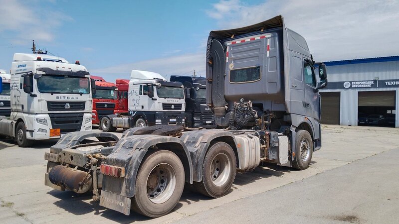 SINOTRUK ZZ 6x4 Седельный тягач — фото 6