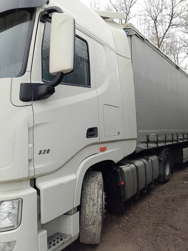 DongFeng DFH 4x2 Седельный тягач — фото 4