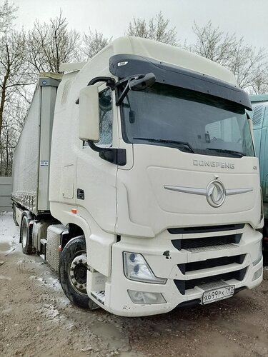 DongFeng DFH 4x2 Седельный тягач