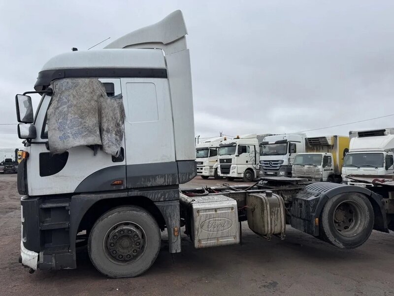 Ford Cargo 4x2 Седельный тягач — фото 4