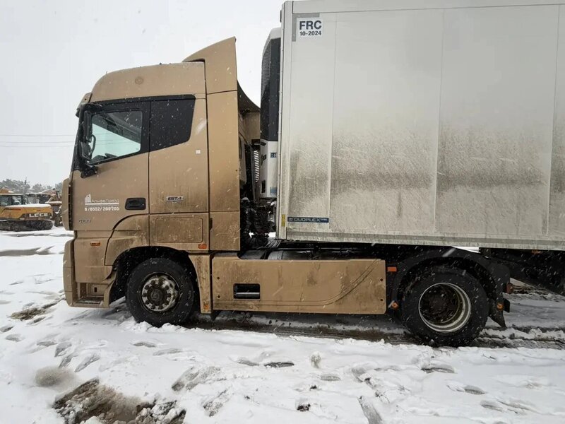 Foton AUMAN 4x2 Седельный тягач — фото 3