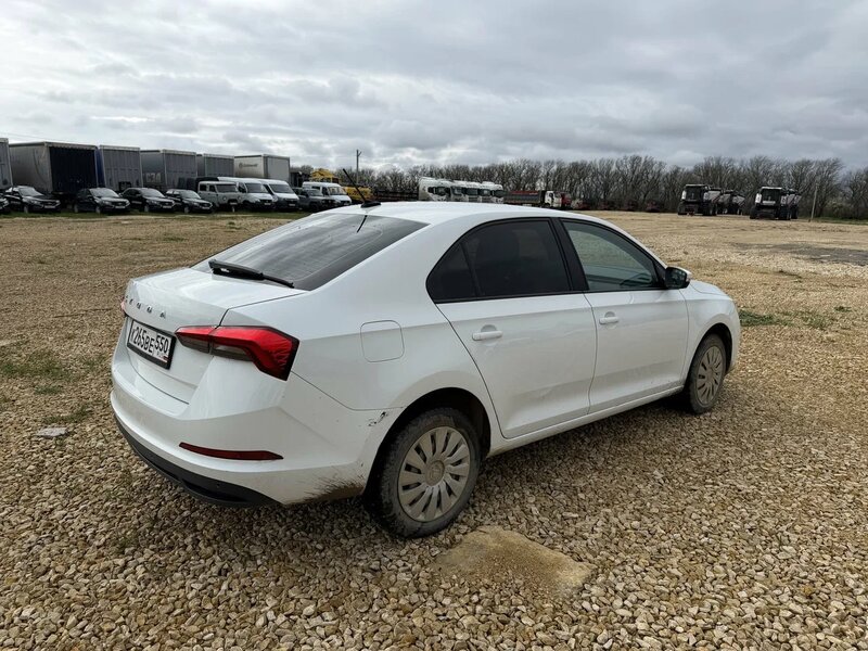 Skoda RAPID — фото 8