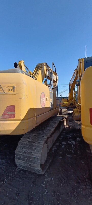 KOMATSU PC 220 Экскаватор — фото 4