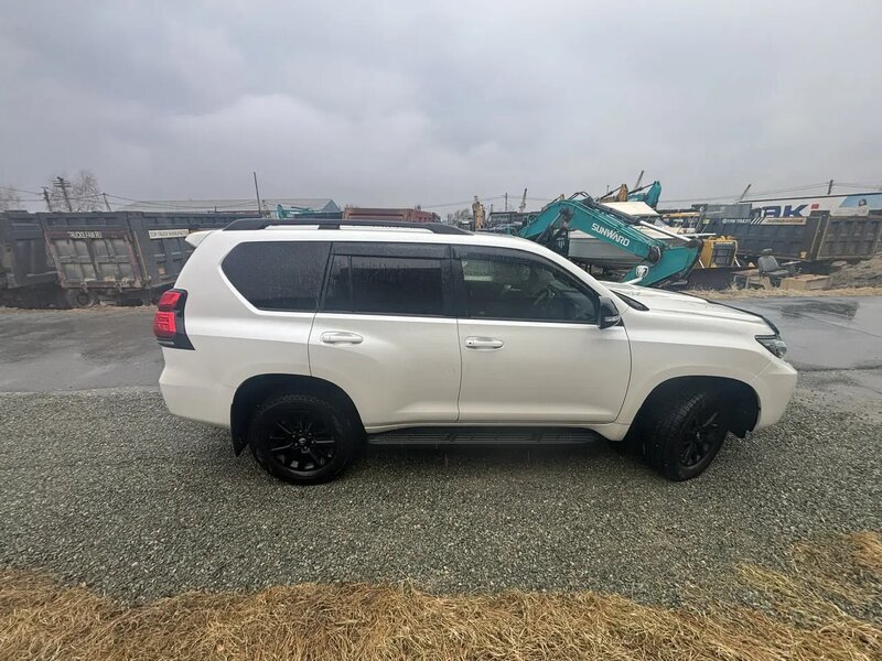 Toyota LAND CRUISER PRADO (правый руль) — фото 4