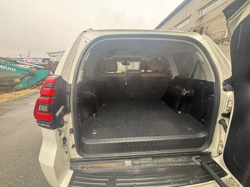 Toyota LAND CRUISER PRADO (правый руль) — фото 9