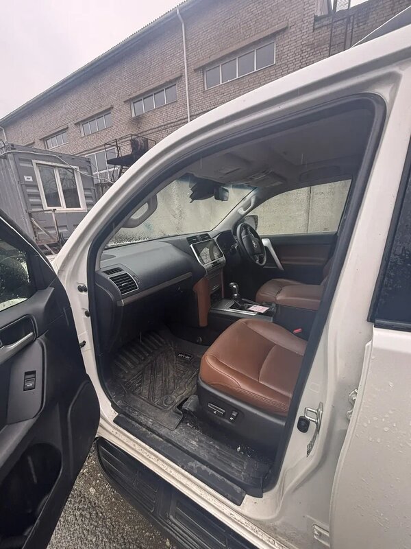 Toyota LAND CRUISER PRADO (правый руль) — фото 10