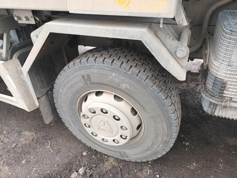 Howo ZZ 8x4 Самосвал — фото 9