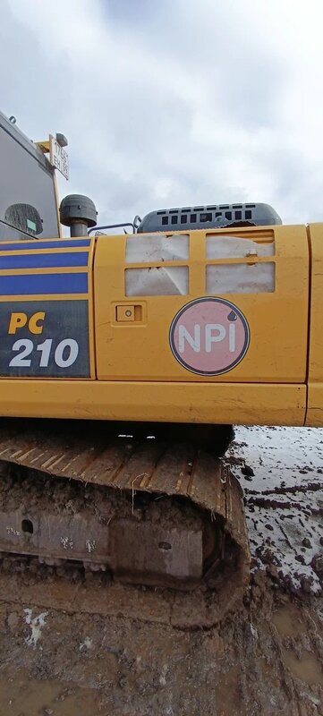 KOMATSU PC 210 Экскаватор — фото 4