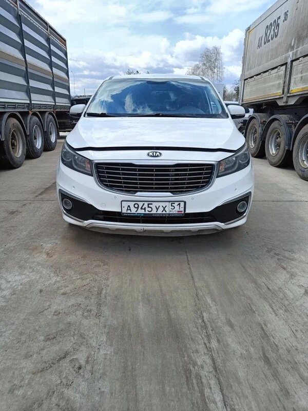Kia Carnival — фото 1