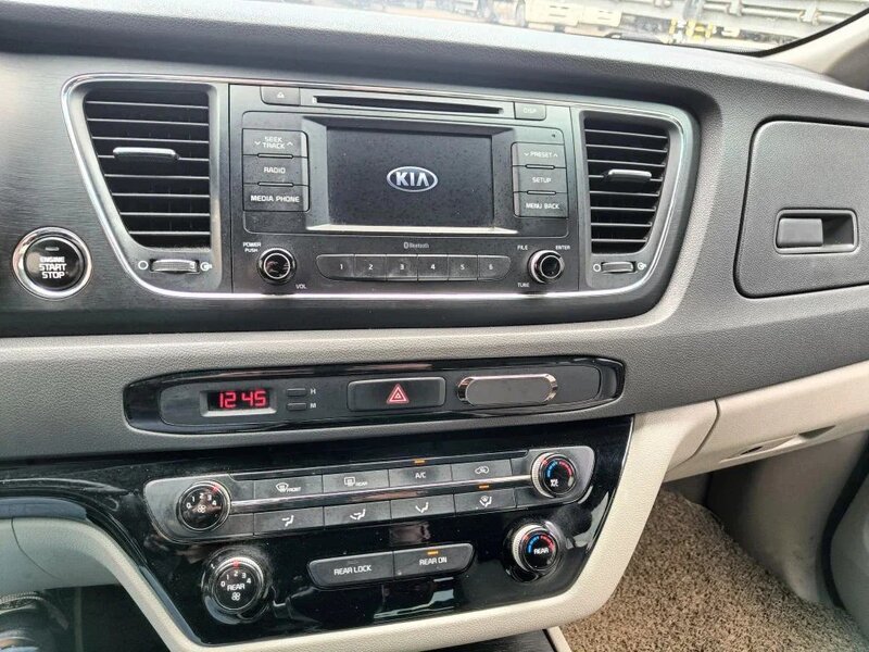 Kia Carnival — фото 14