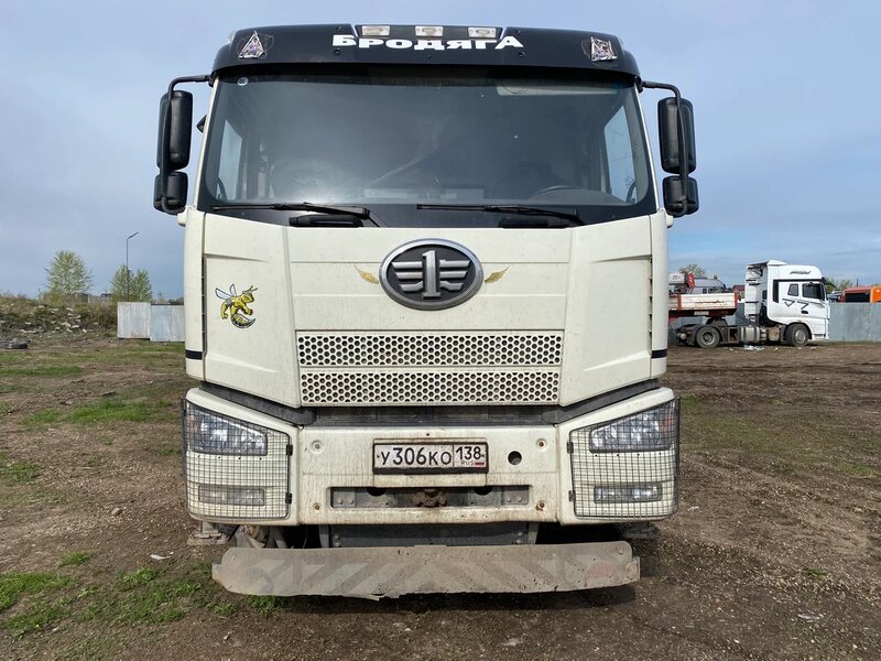 FAW CA 3310 8x4 Самосвал — фото 1