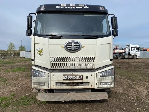 FAW CA 3310 8x4 Самосвал