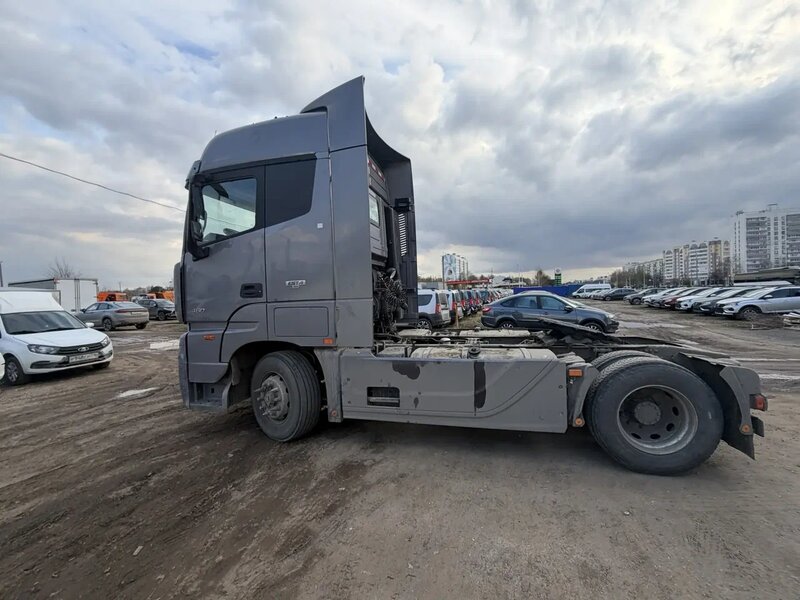 Foton AUMAN 4x2 Седельный тягач — фото 4