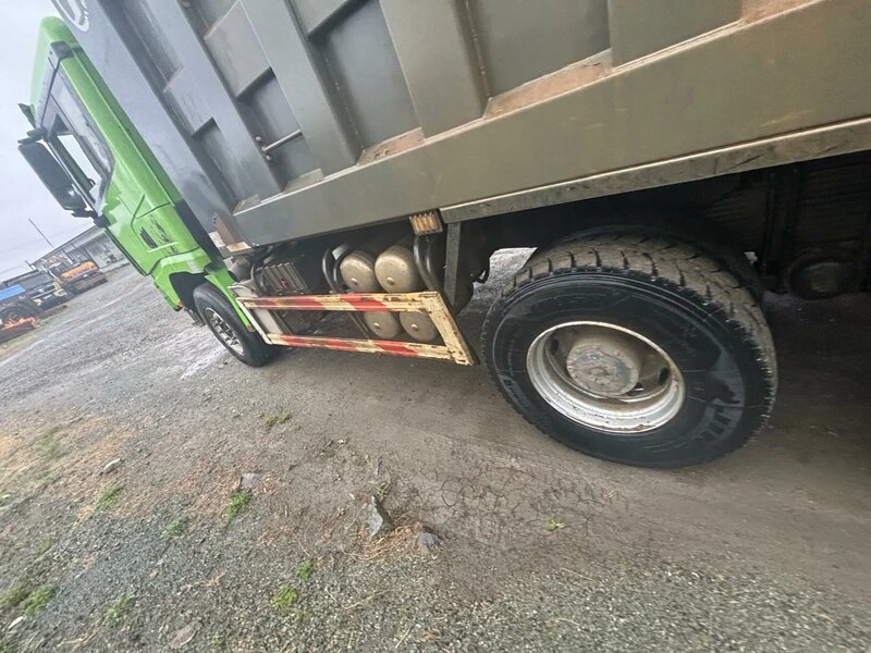 Shacman (Shaanxi) SX 6x4 Самосвал — фото 12