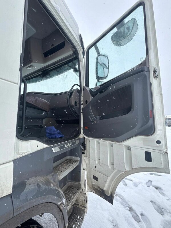 DAF XF 4x2 Седельный тягач — фото 10