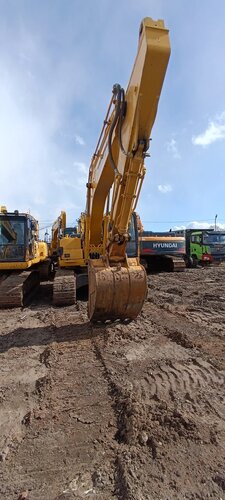 KOMATSU PC 210 Экскаватор