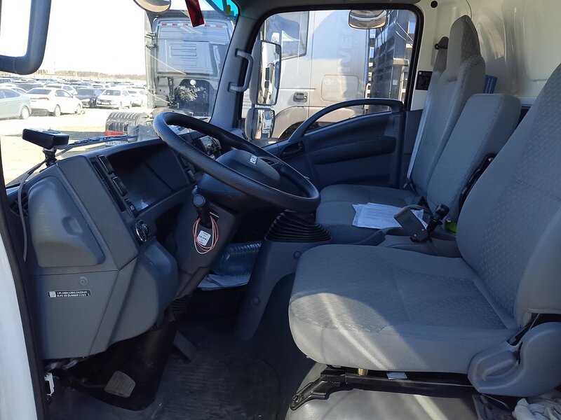 Isuzu ELF 7.5 (NPR) Изотермический/рефрижератор — фото 5
