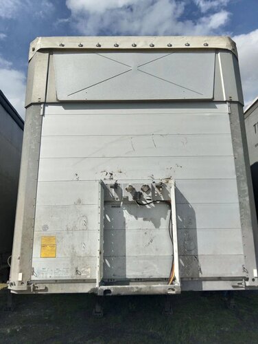 Schmitz Cargobull SCS Полуприцеп шторный