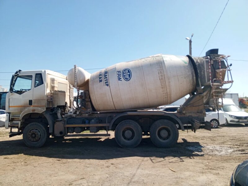 Автомастер 7047 на шасси FAW CA 3250 6x4 Автобетоносмеситель — фото 4