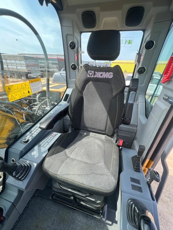 XCMG XE180 Экскаватор — фото 10