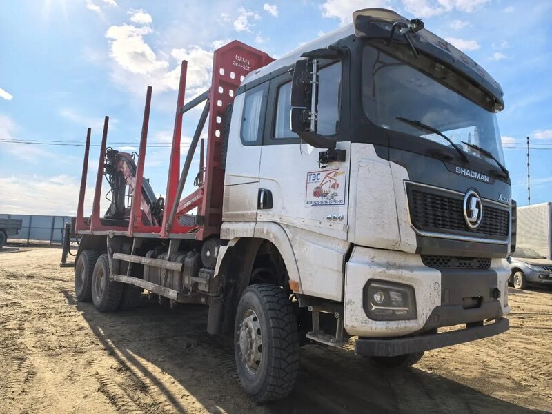 Shacman (Shaanxi) SX 6x6 Сортиментовоз с КМУ — фото 3