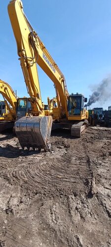 KOMATSU PC 220 Экскаватор
