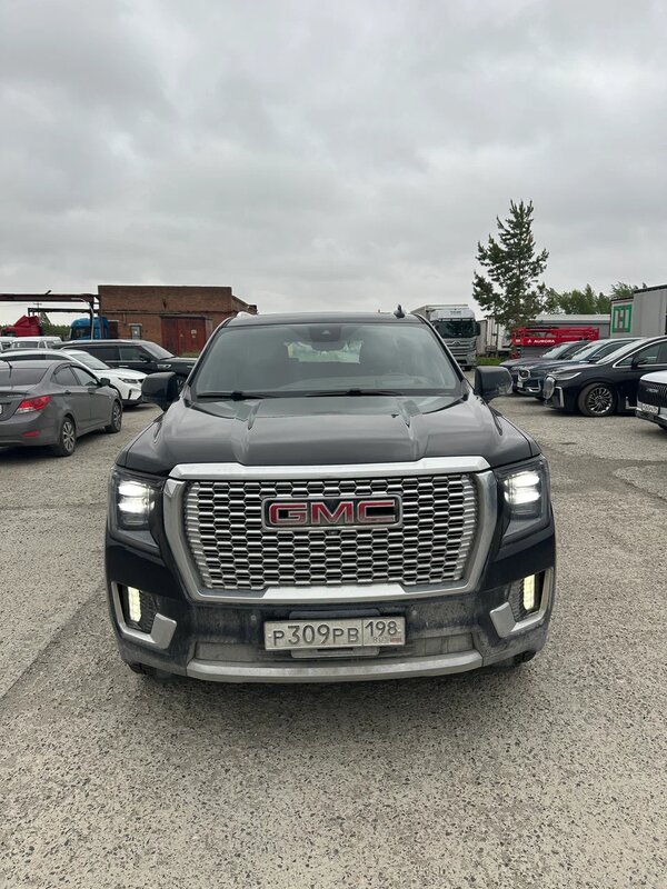 GMC YUKON — фото 1